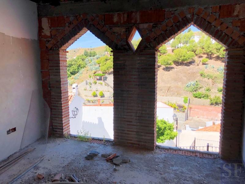 House for Sale in Salares