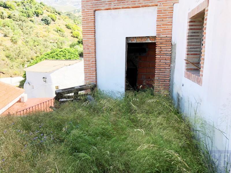 House for Sale in Salares