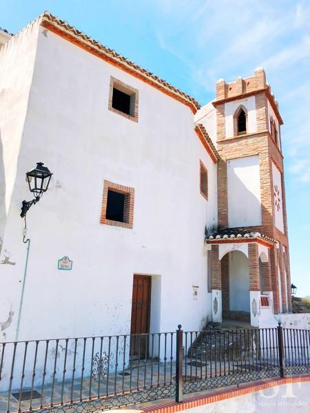 House for Sale in Salares