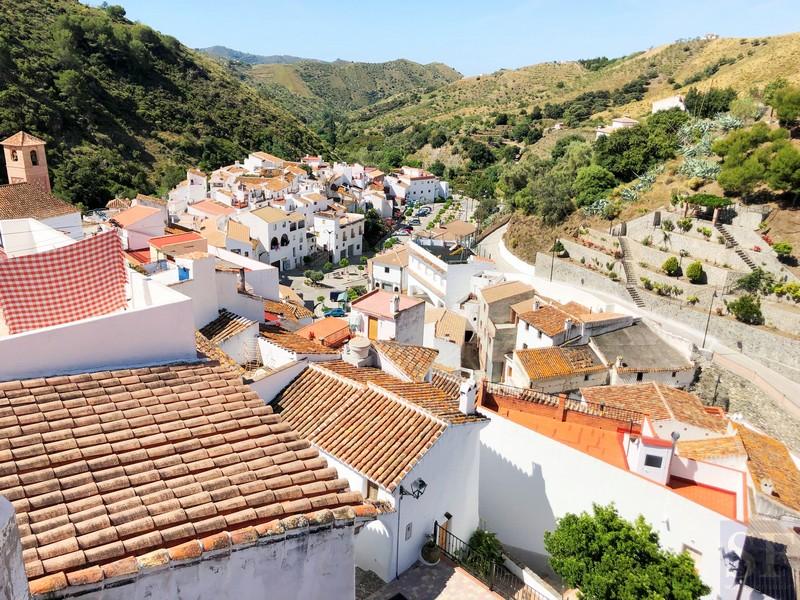 House for Sale in Salares