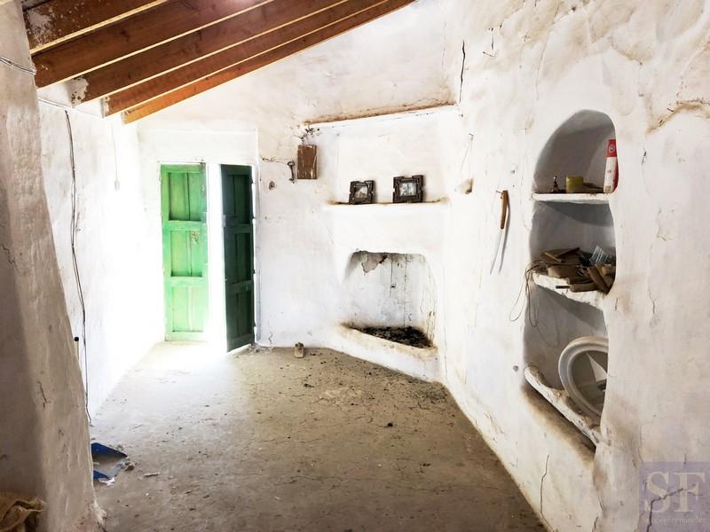 House for Sale in Salares