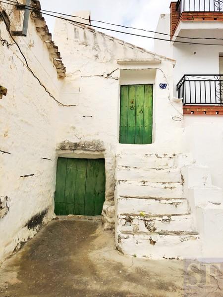 House for Sale in Salares
