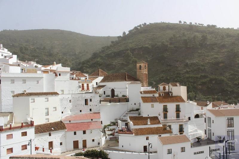 House for Sale in Salares