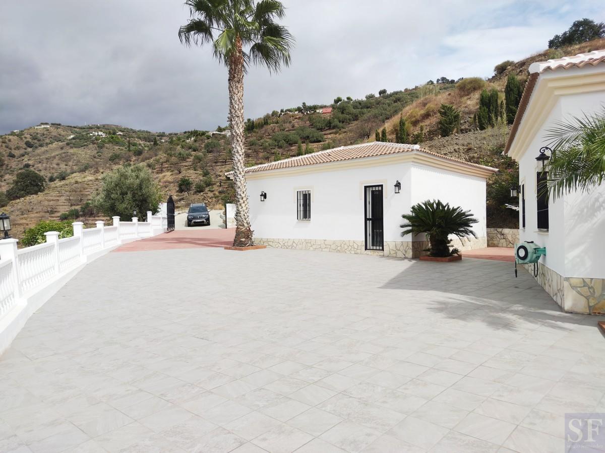 Villa for Sale in Algarrobo