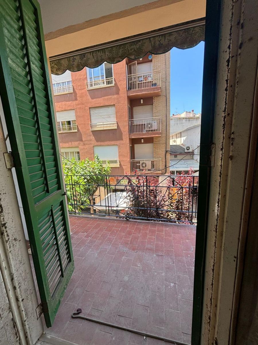 Flat for Sale in Flix