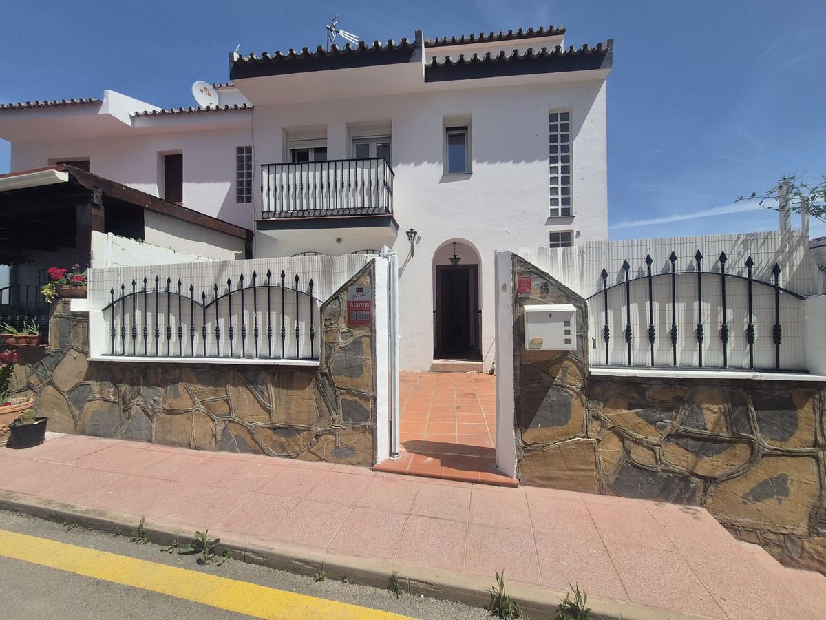Semi-detached House for Sale in Manilva