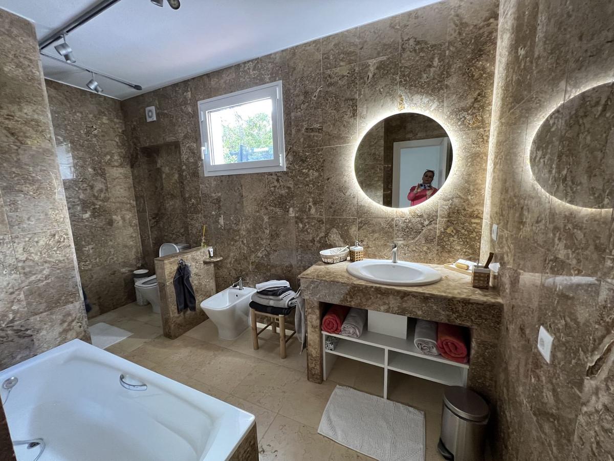 Villa for Sale in Manilva