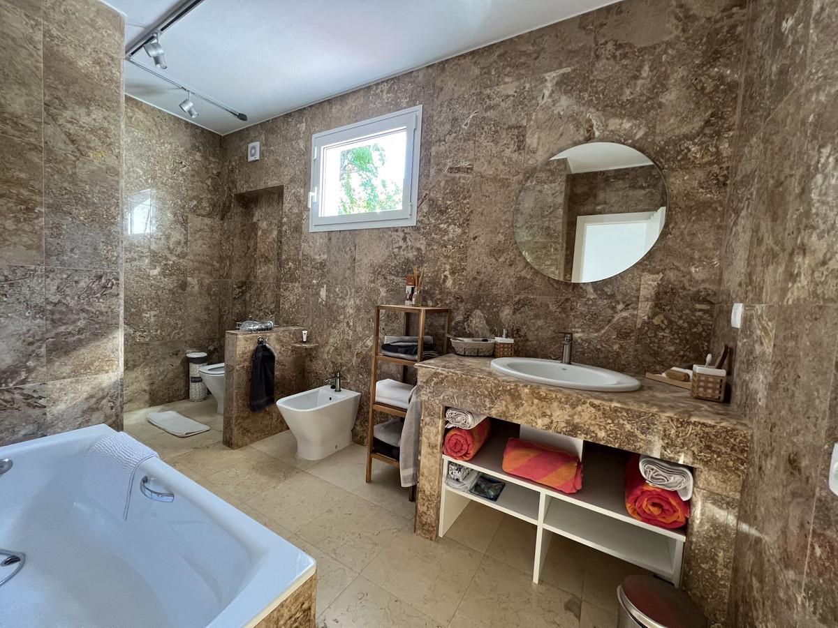 Villa for Sale in Manilva