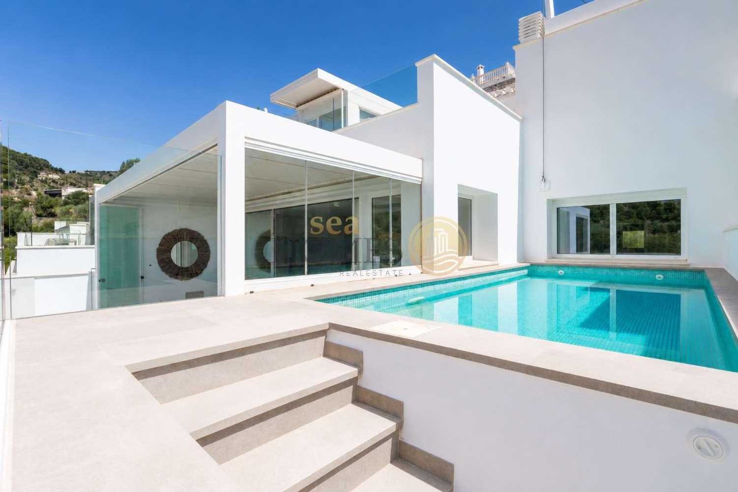 Terraced House for Sale in Almuñécar