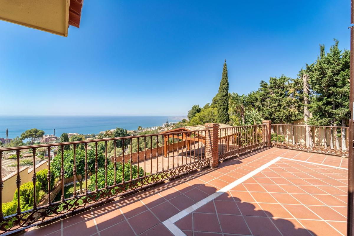 Villa for Sale in Benalmádena