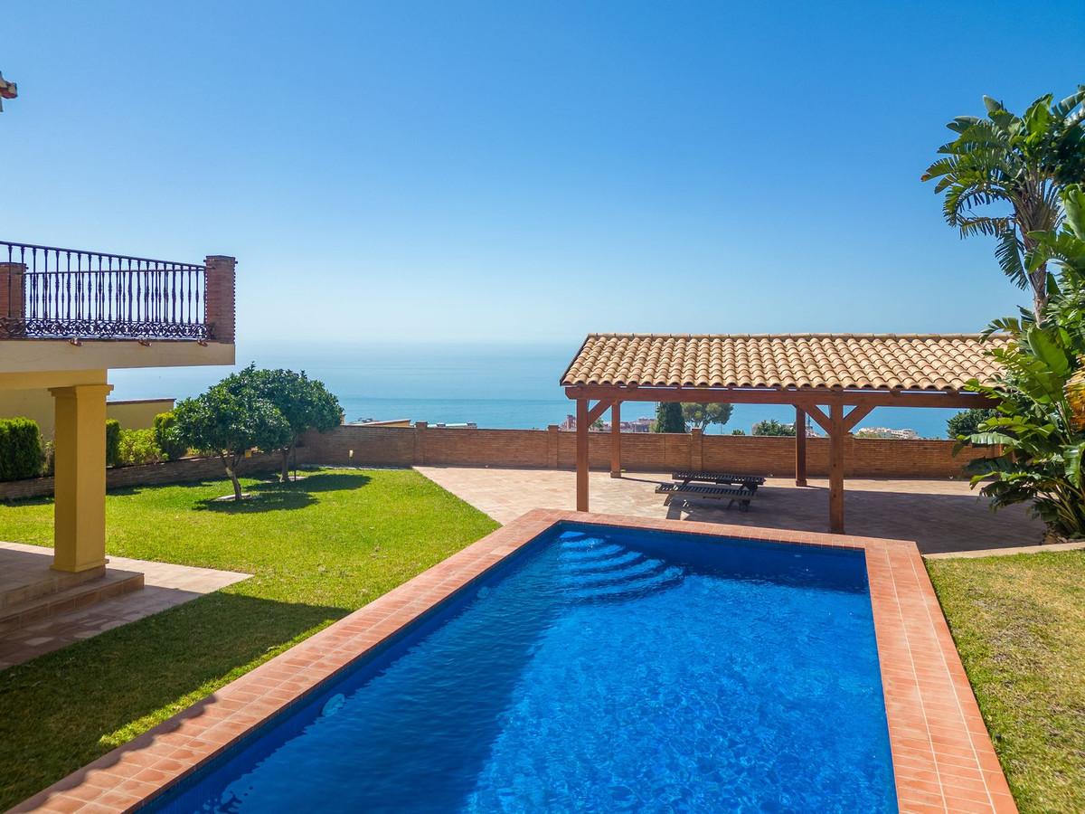 Villa for Sale in Benalmádena