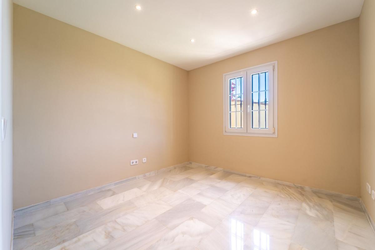 Villa for Sale in Benalmádena