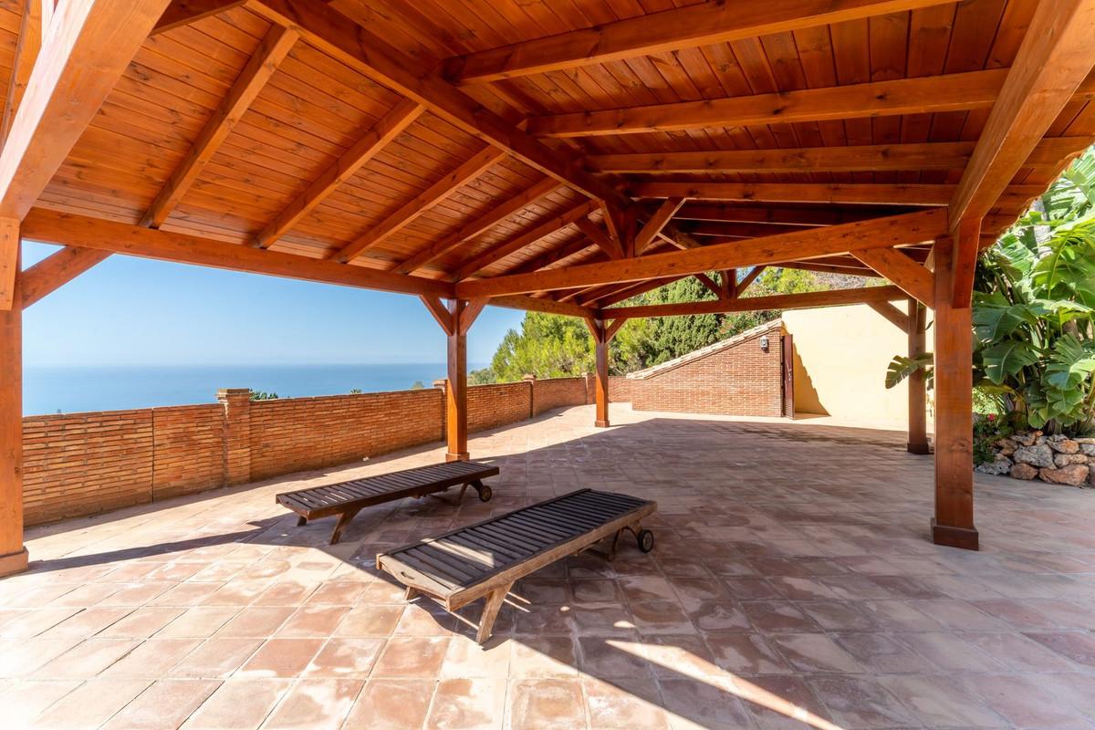 Villa for Sale in Benalmádena