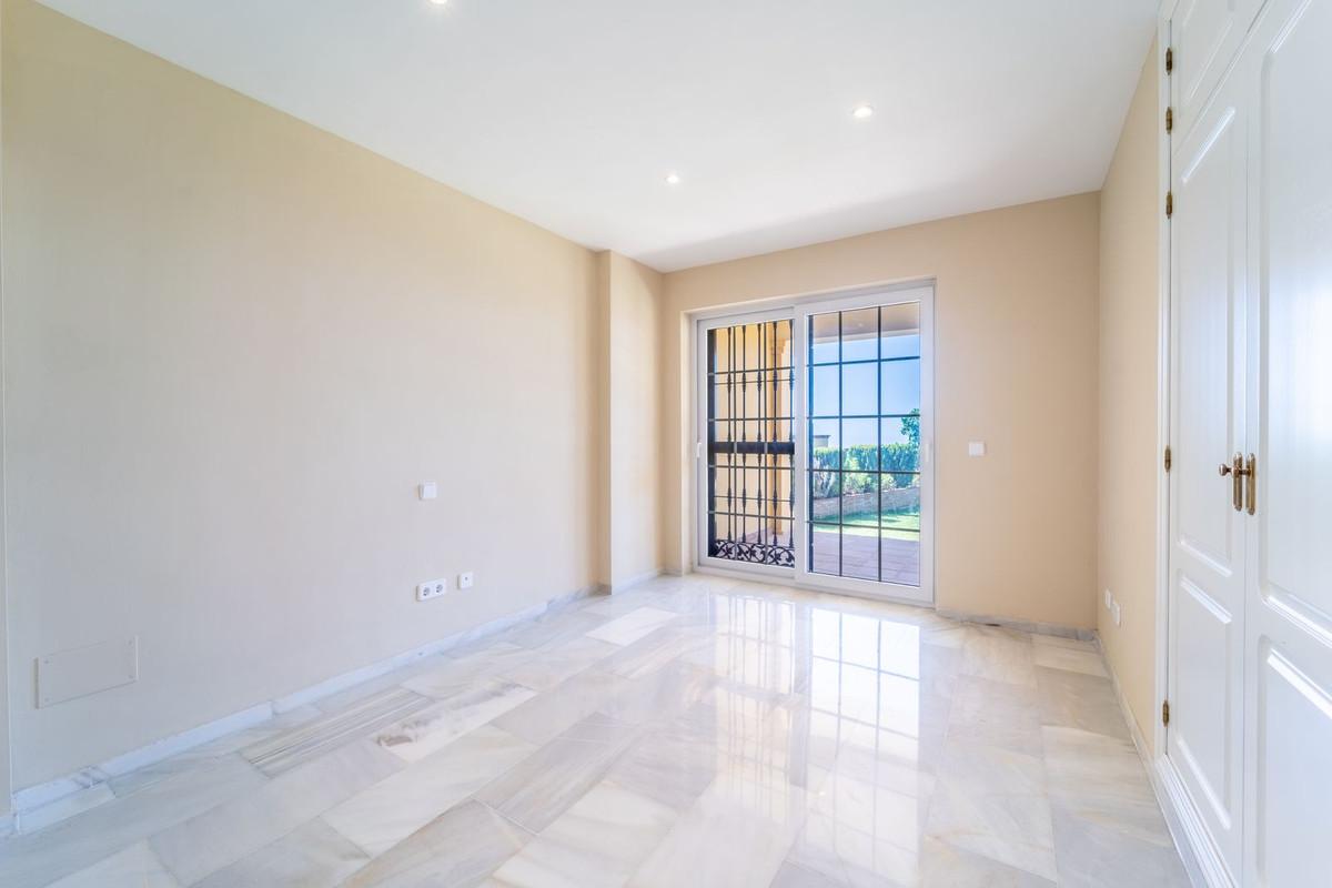 Villa for Sale in Benalmádena