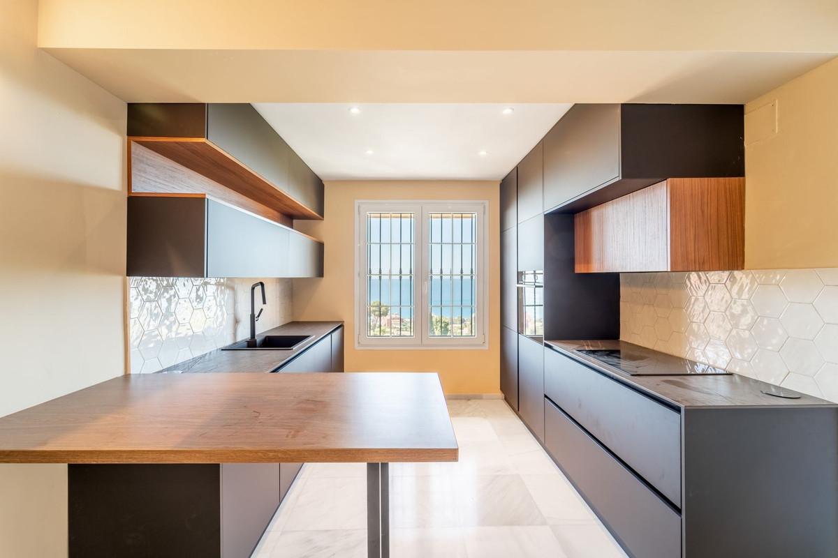 Villa for Sale in Benalmádena