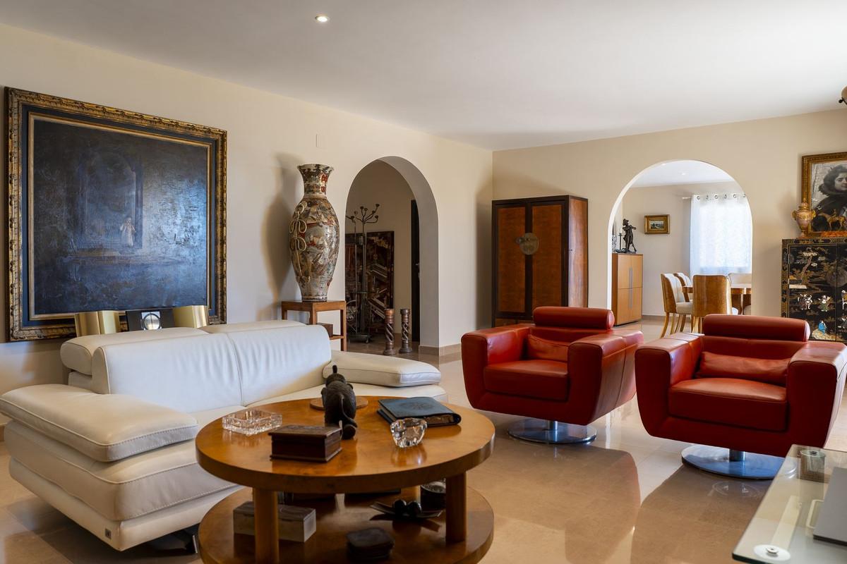 Villa for Sale in Benalmádena