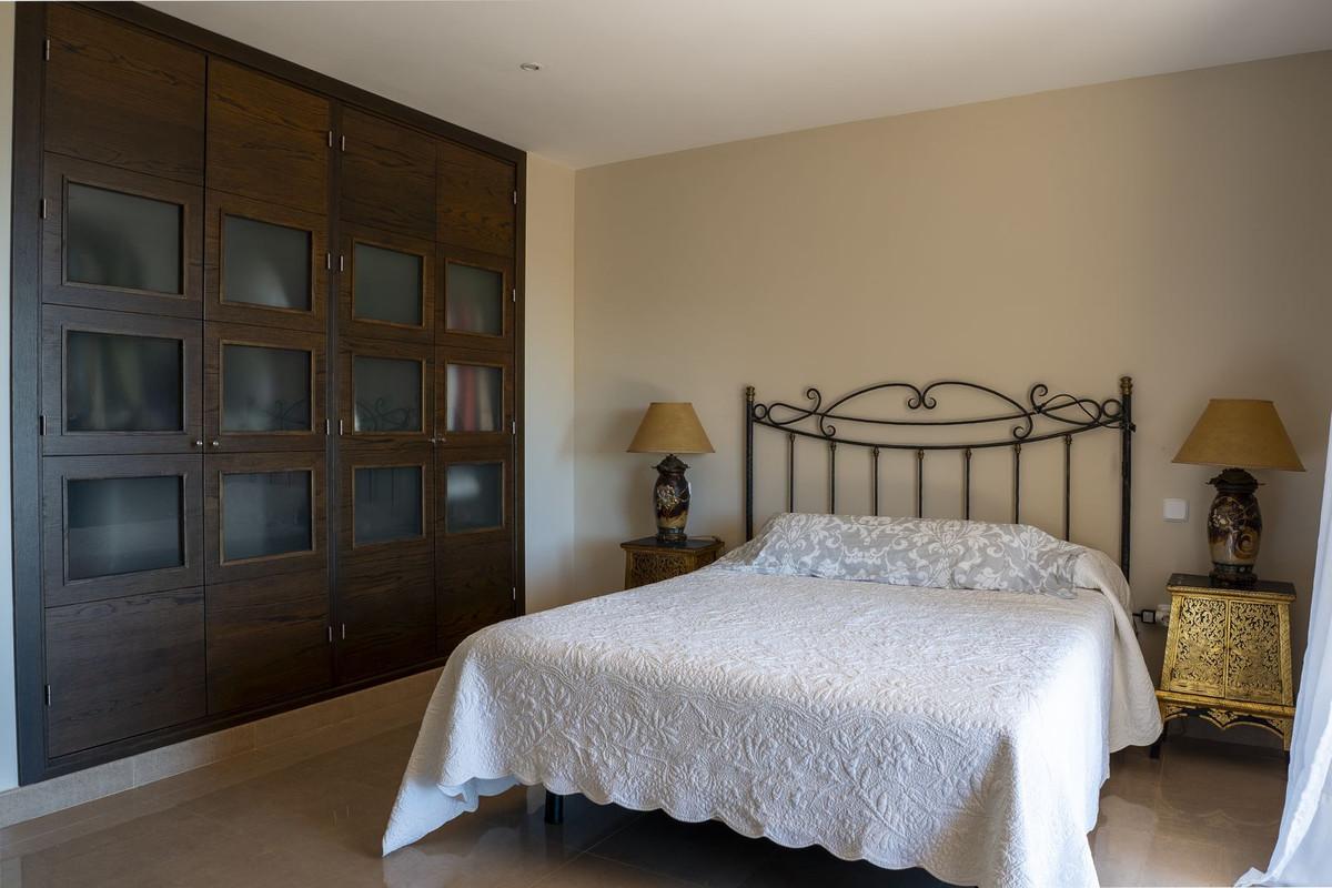 Villa for Sale in Benalmádena
