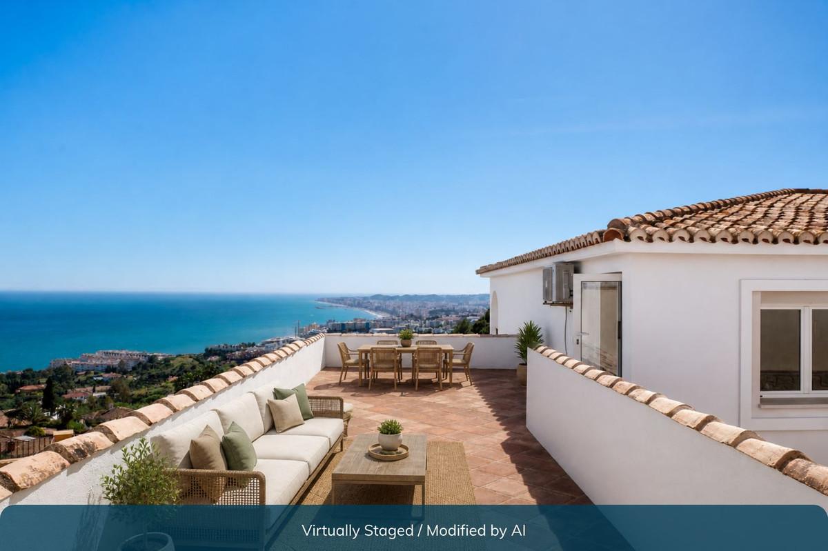 Villa for Sale in Benalmádena