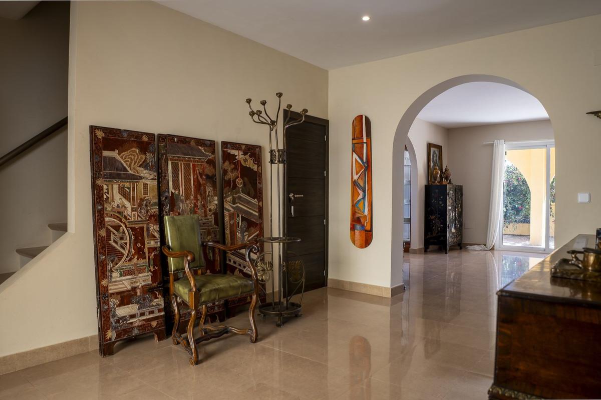 Villa for Sale in Benalmádena
