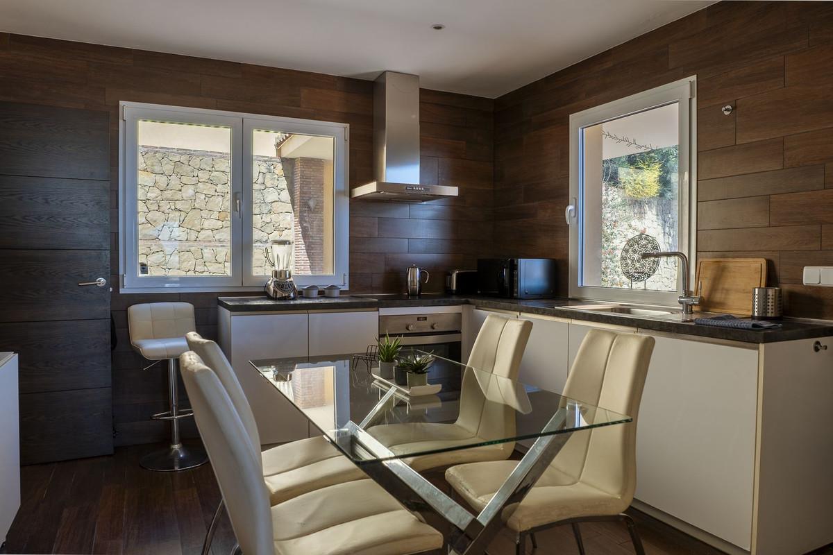 Villa for Sale in Benalmádena