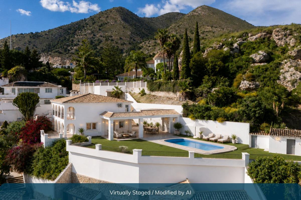 Villa for Sale in Benalmádena