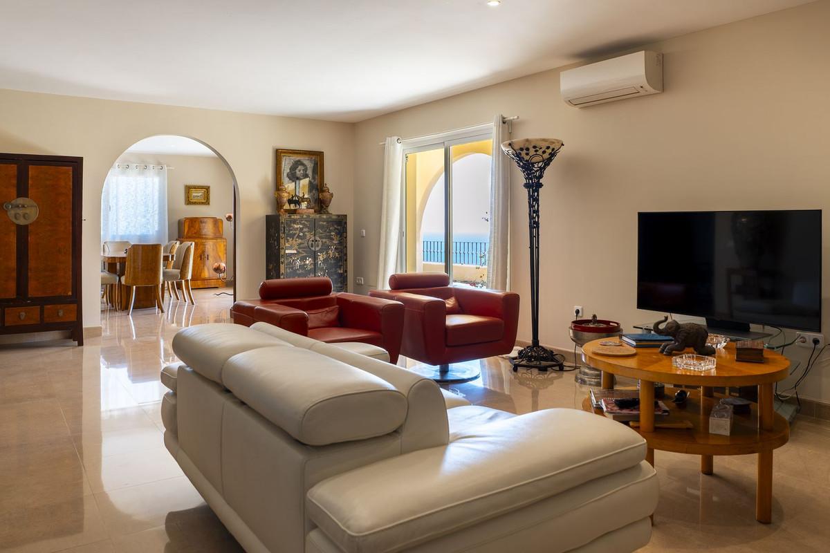 Villa for Sale in Benalmádena