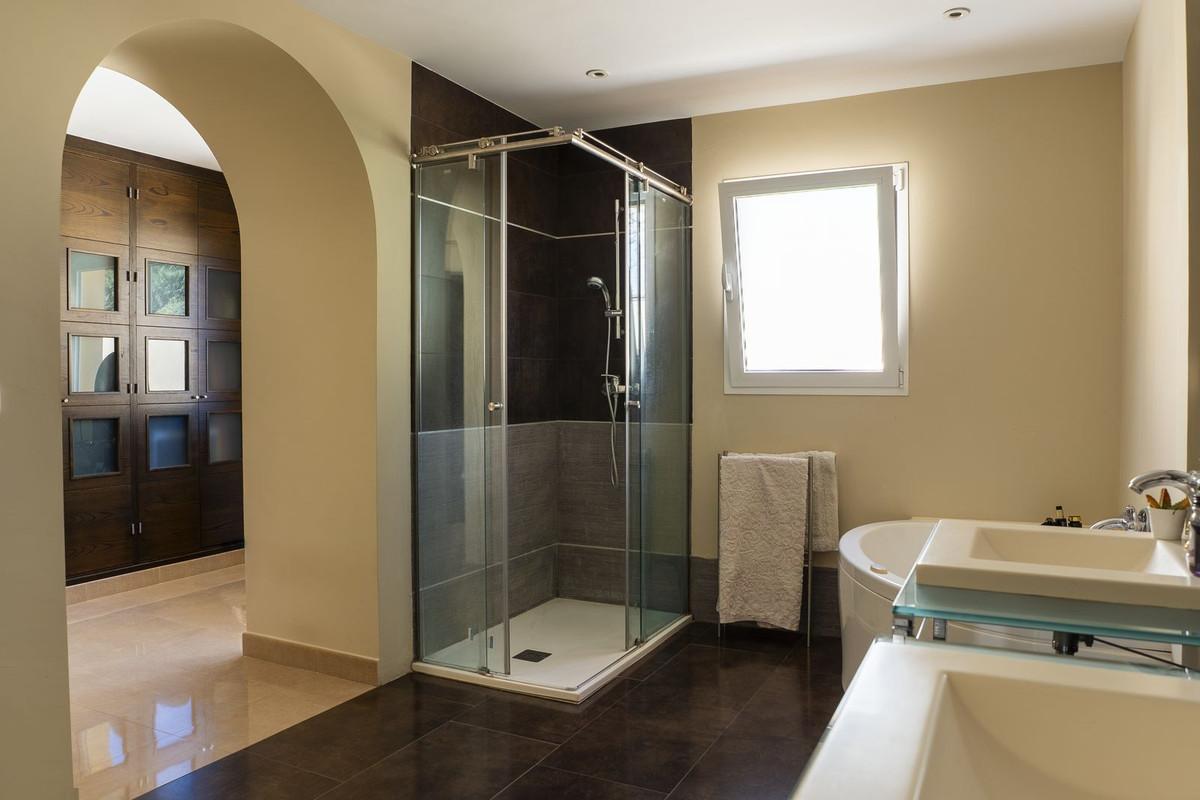 Villa for Sale in Benalmádena