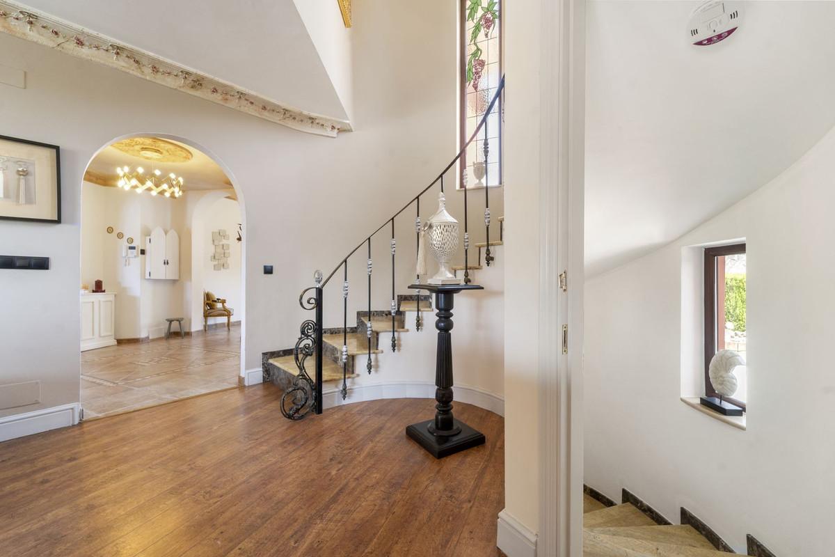 Villa for Sale in Benalmádena