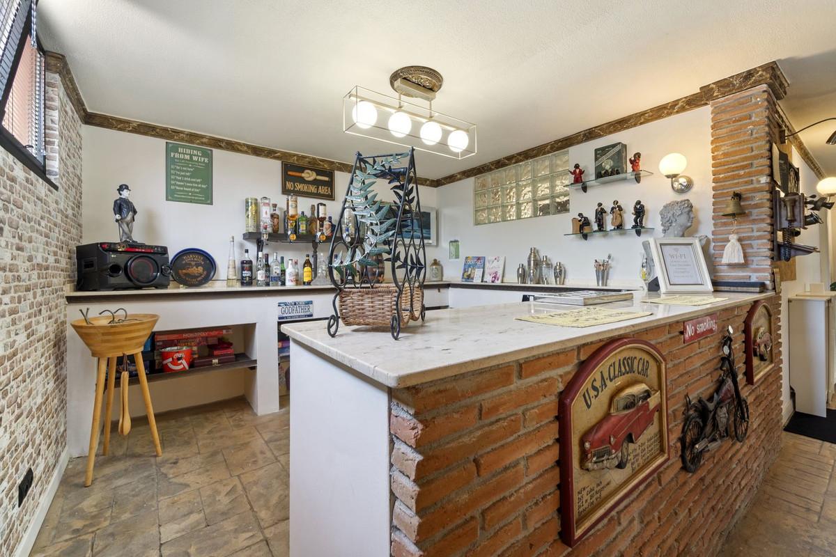 Villa for Sale in Benalmádena
