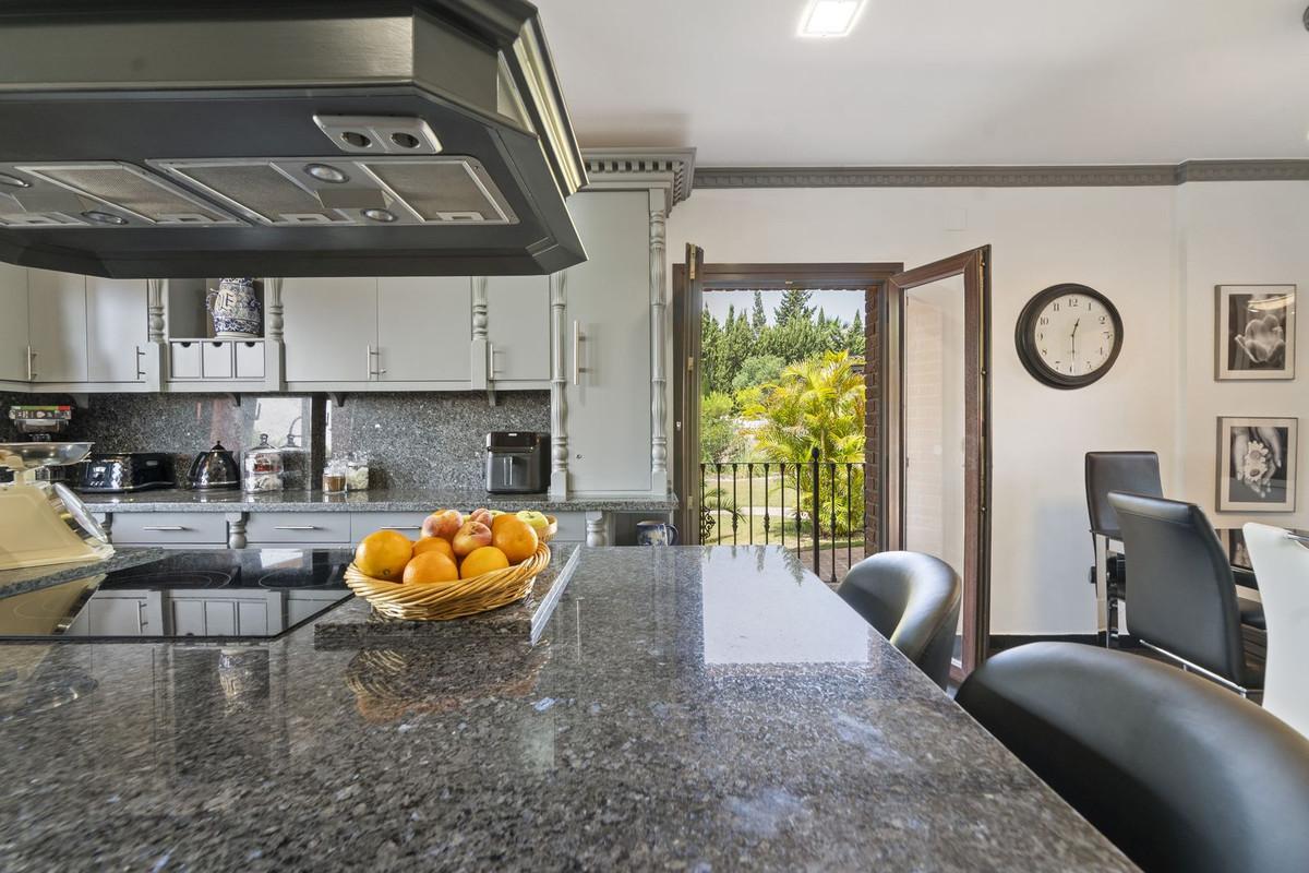 Villa for Sale in Benalmádena