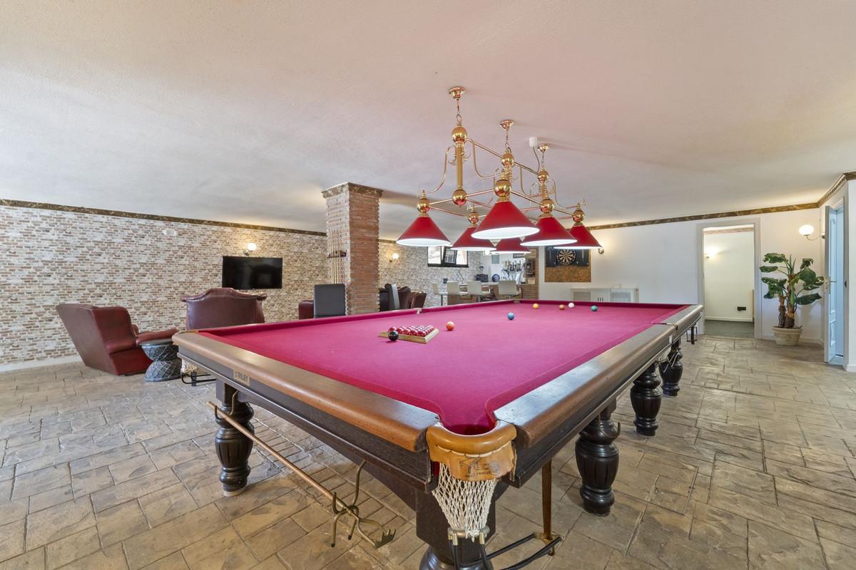 Villa for Sale in Benalmádena