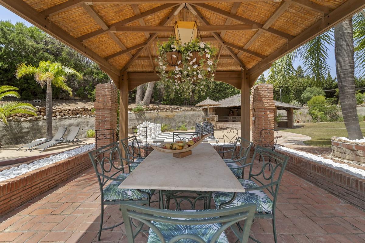 Villa for Sale in Benalmádena