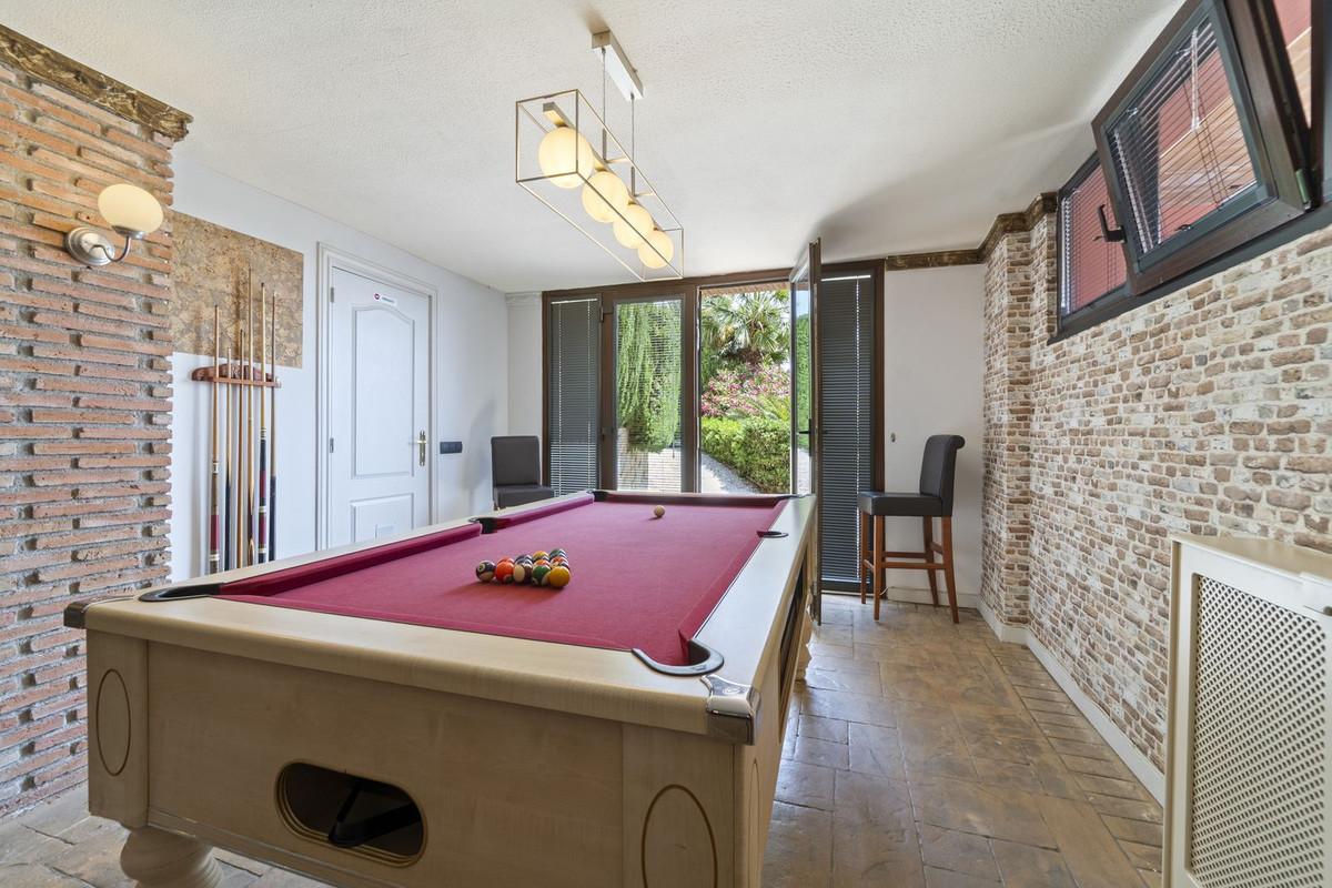 Villa for Sale in Benalmádena