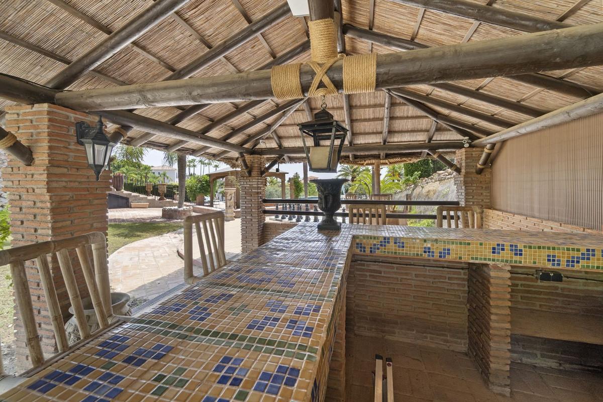 Villa for Sale in Benalmádena