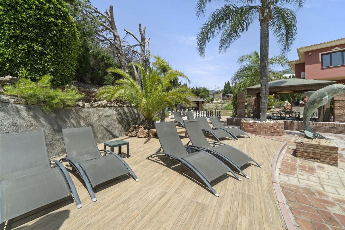Villa for Sale in Benalmádena