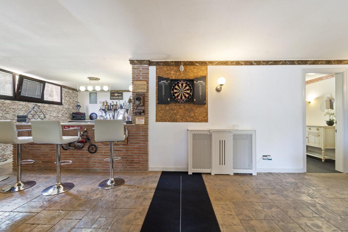 Villa for Sale in Benalmádena