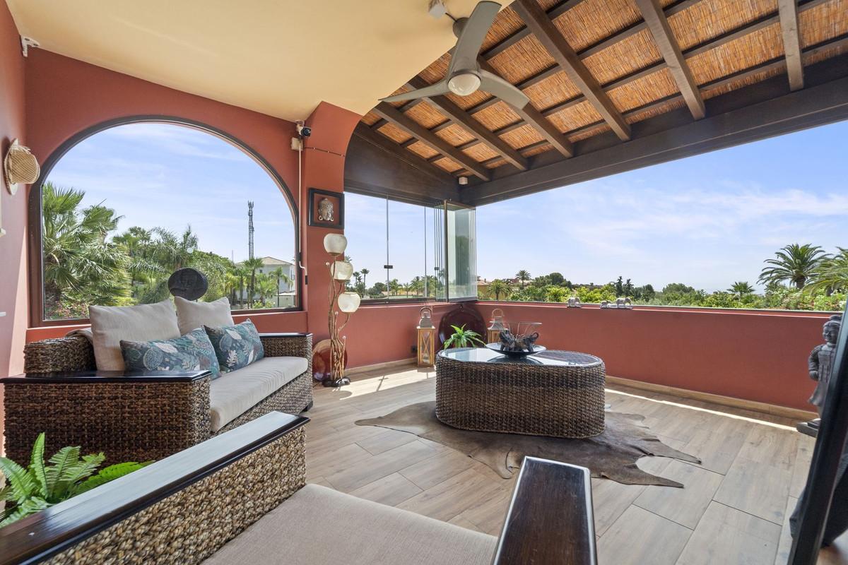 Villa for Sale in Benalmádena