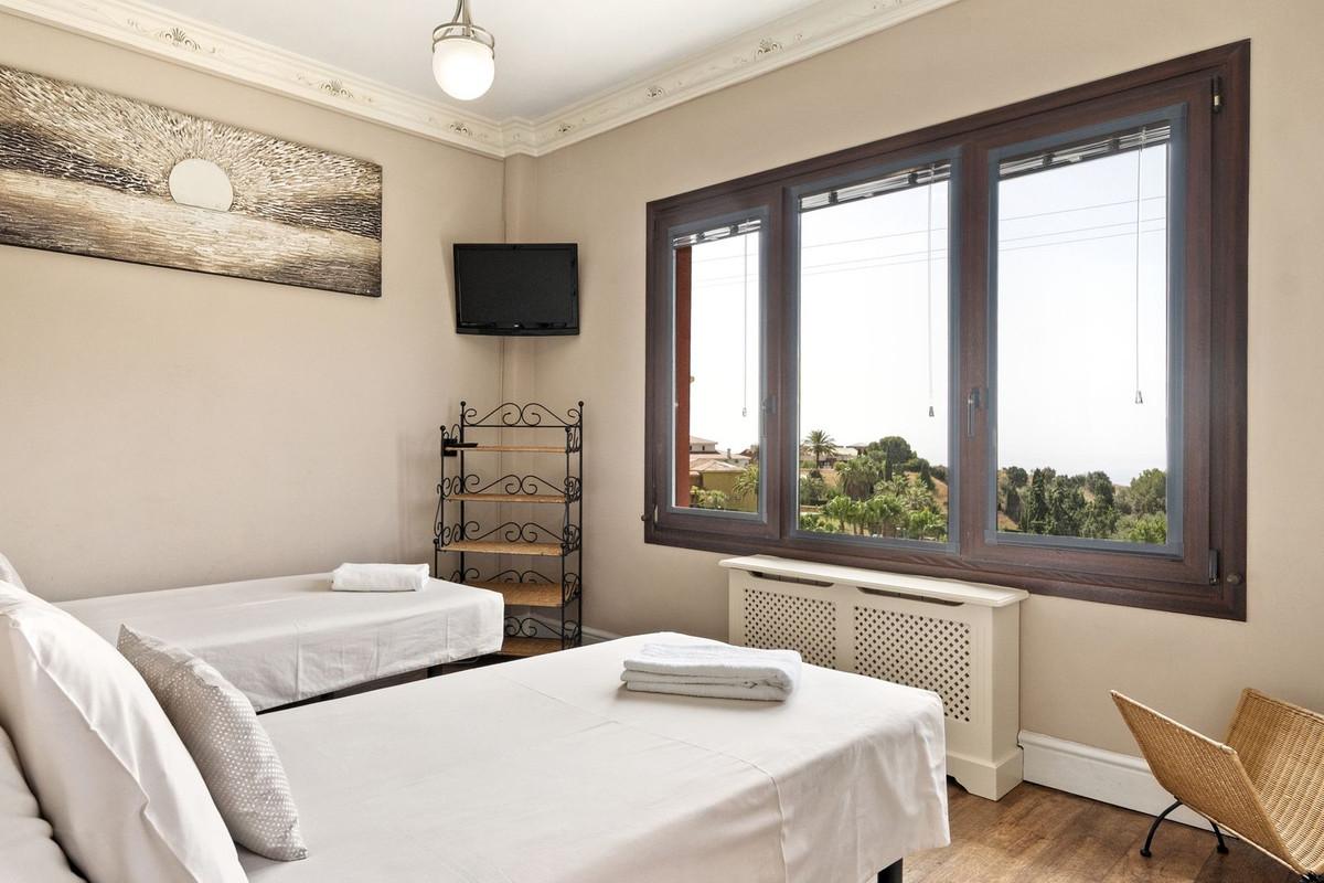 Villa for Sale in Benalmádena