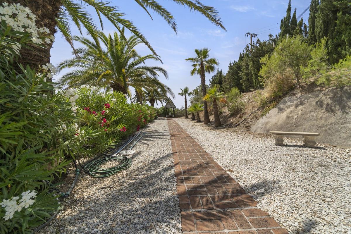 Villa for Sale in Benalmádena