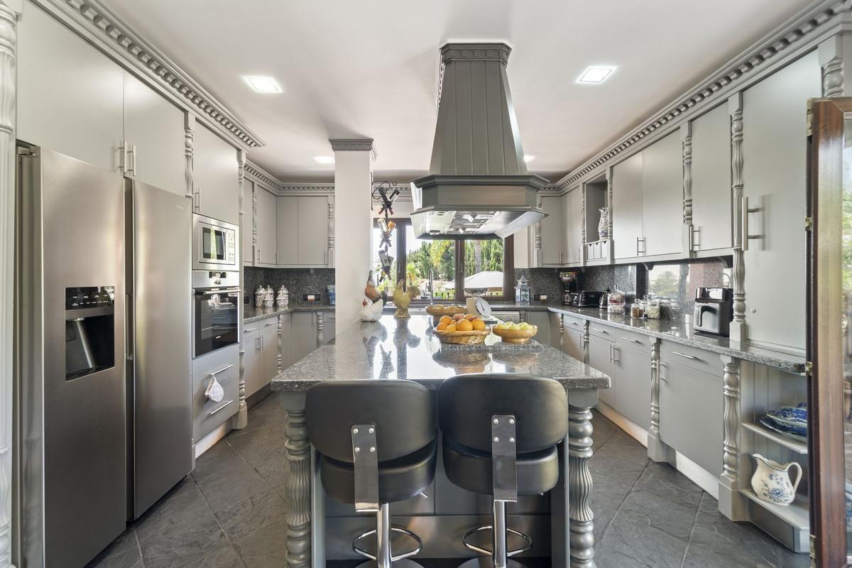 Villa for Sale in Benalmádena