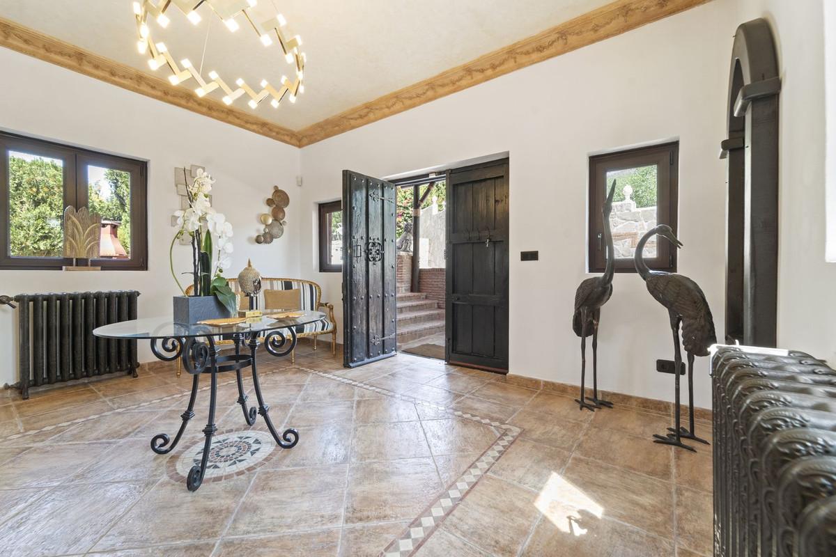 Villa for Sale in Benalmádena