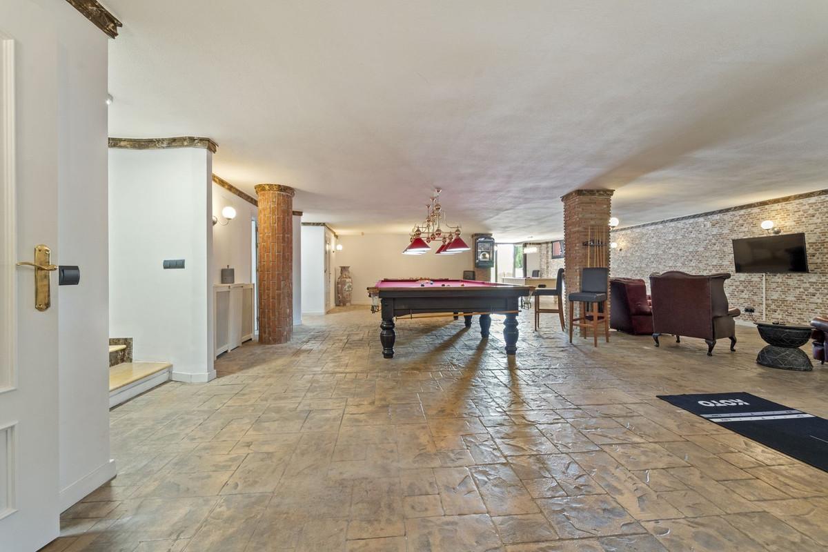 Villa for Sale in Benalmádena