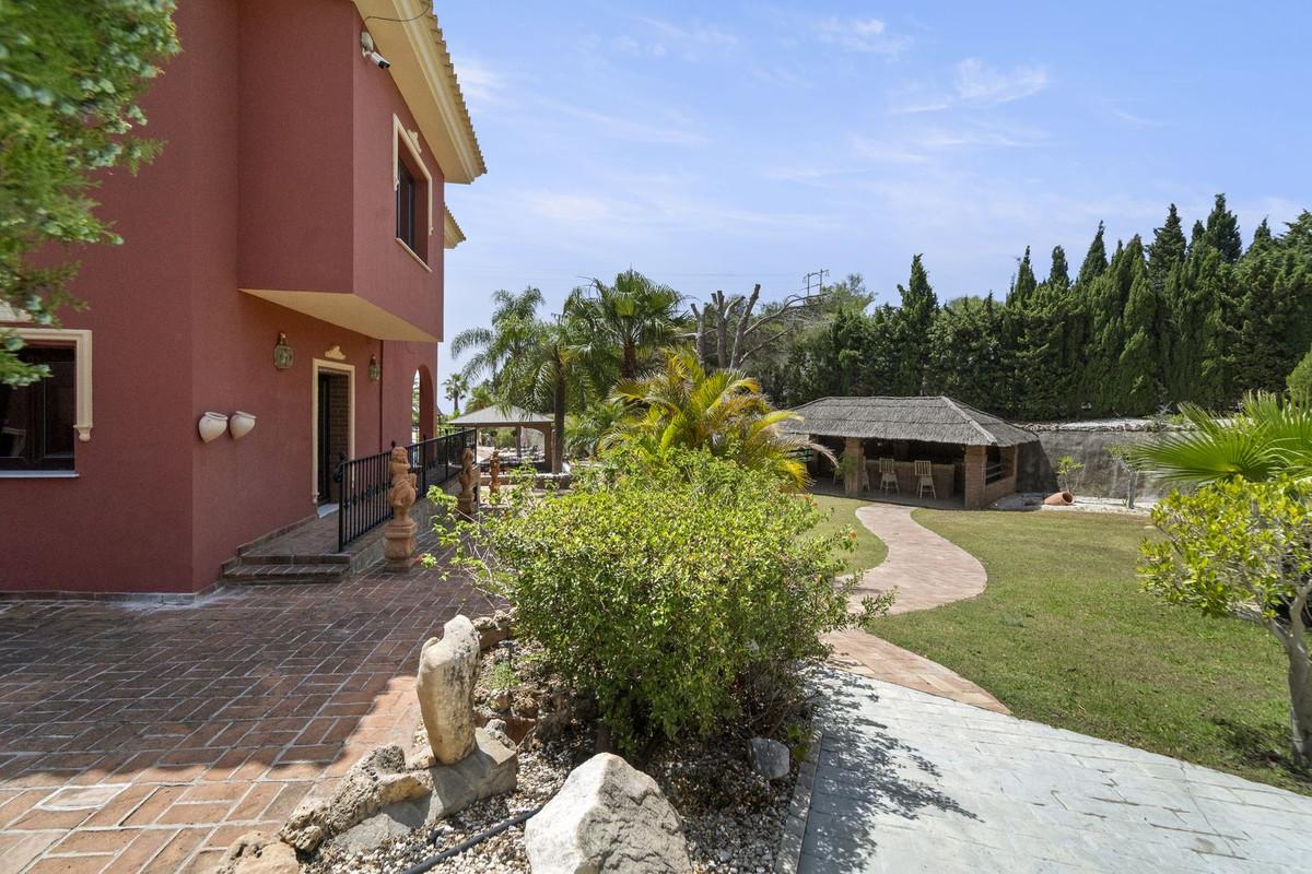 Villa for Sale in Benalmádena