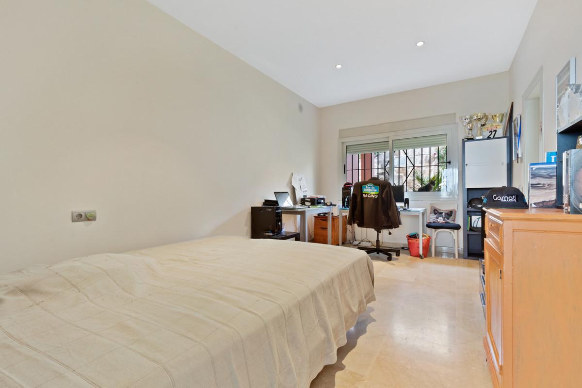 Villa for Sale in Benalmádena