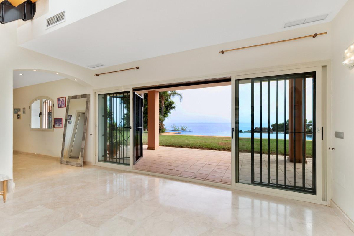 Villa for Sale in Benalmádena