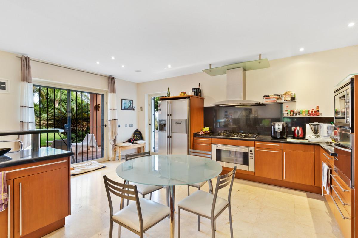 Villa for Sale in Benalmádena
