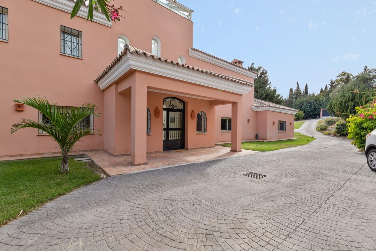 Villa for Sale in Benalmádena