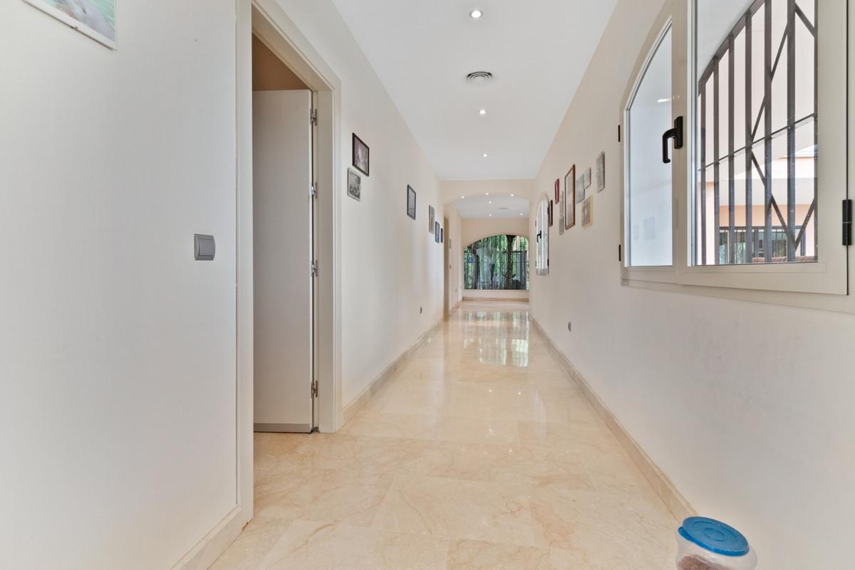 Villa for Sale in Benalmádena