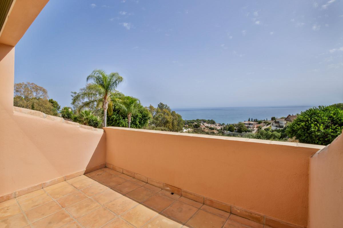 Villa for Sale in Benalmádena