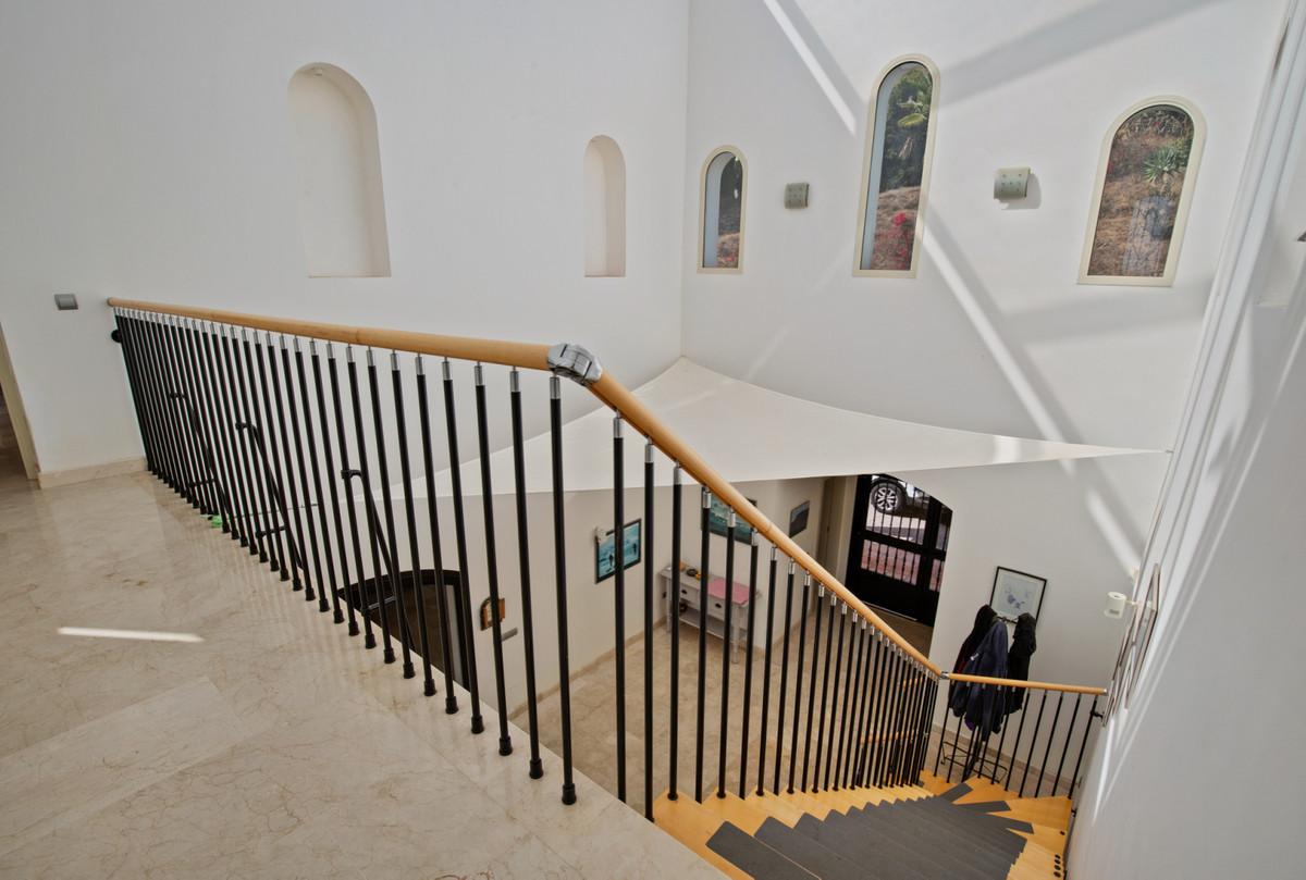 Villa for Sale in Benalmádena
